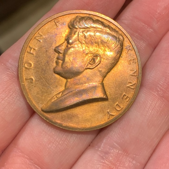 JFK 1961 bronze coin! - Picture 2 of 3